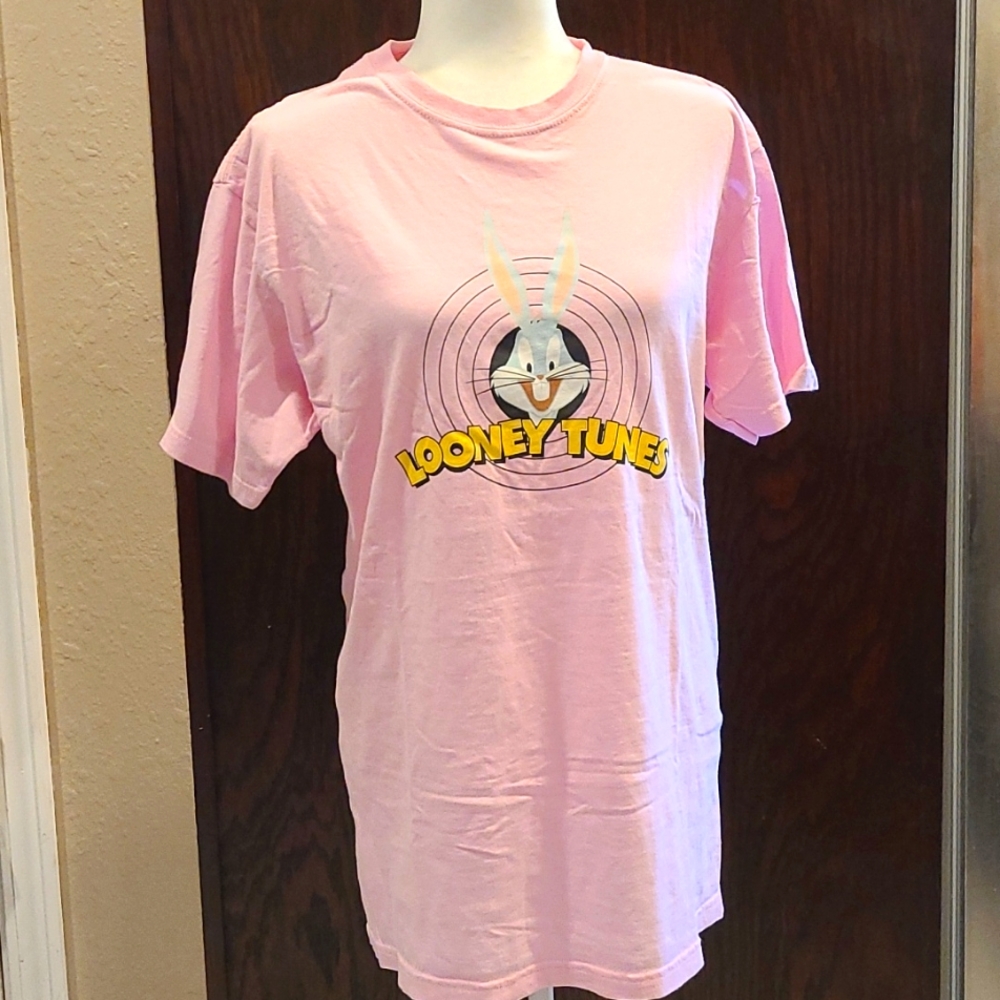 Warner Brothers t shirt size medium